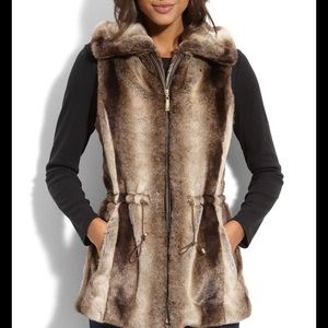 Ellen Tracy faux fur zip up vest w/ synched waist